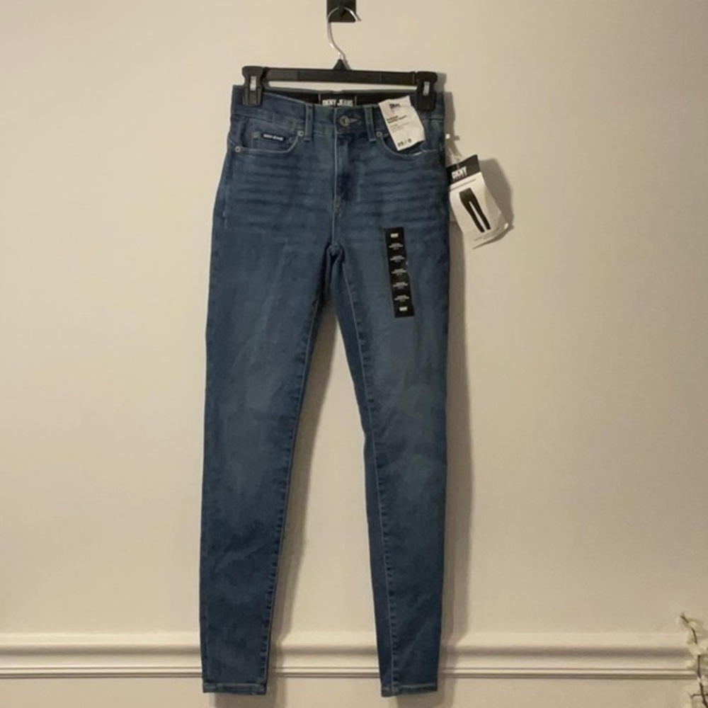 Dkny Blue Skinny Jeans with Classic Design